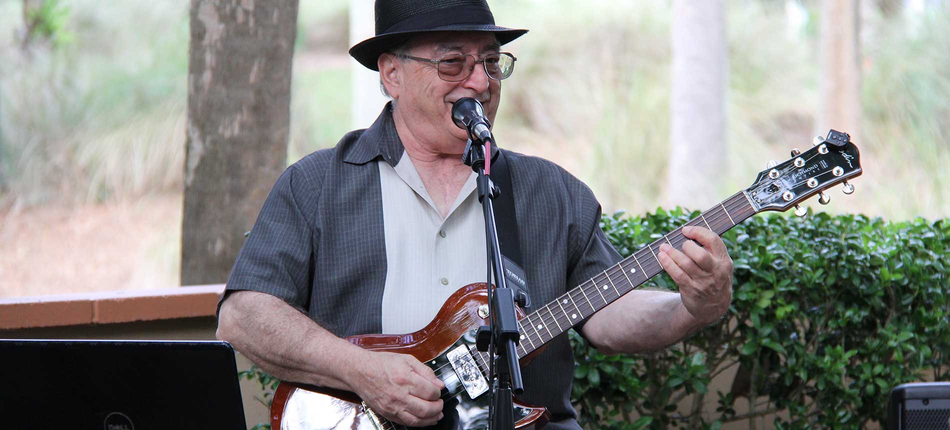 Live entertainment on The Pation at The Club at Candler Hills Ocala, FL